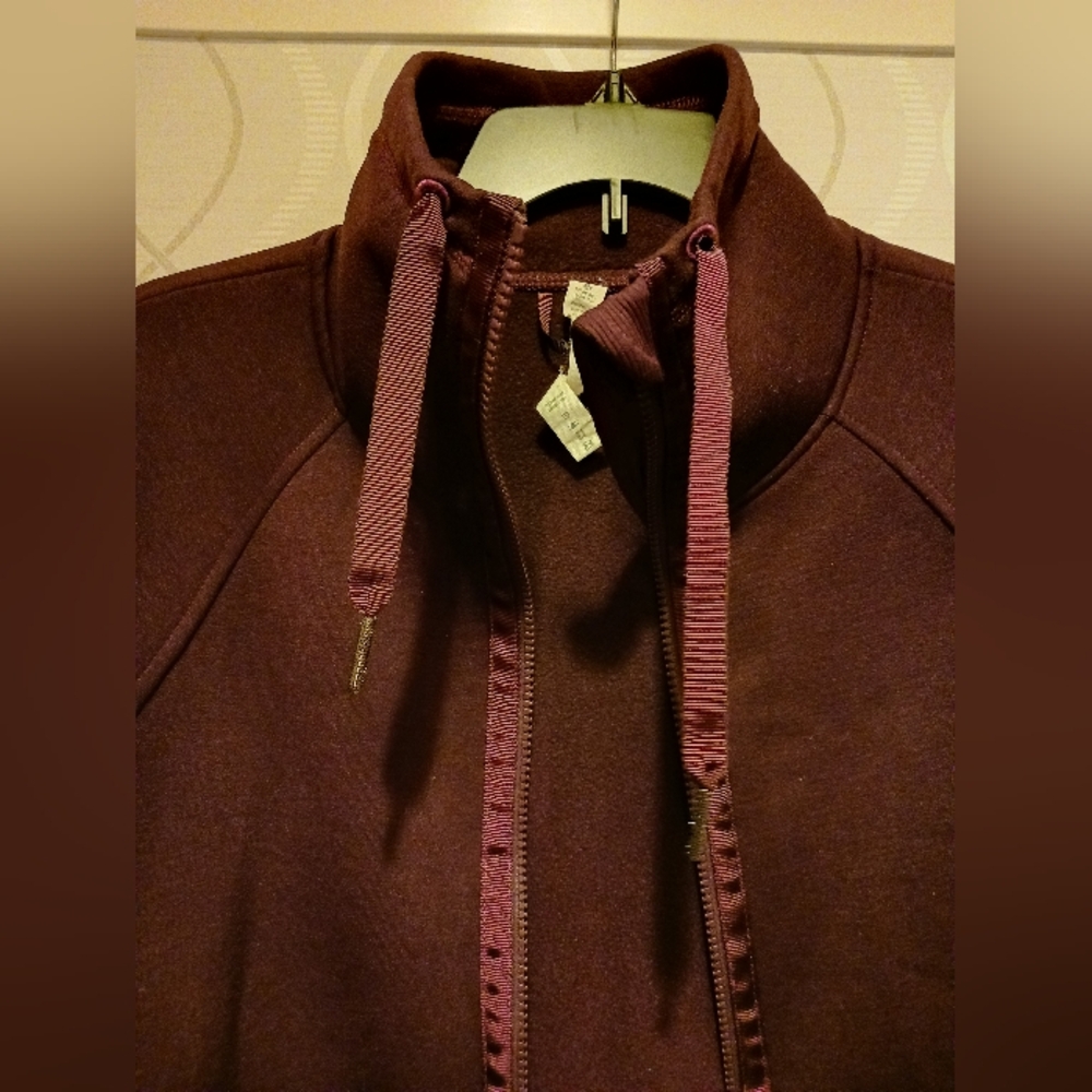 Lululemon Athletica Deep Purple Lightweight Jacket EUC Barely Worn - Picture 3 of 14